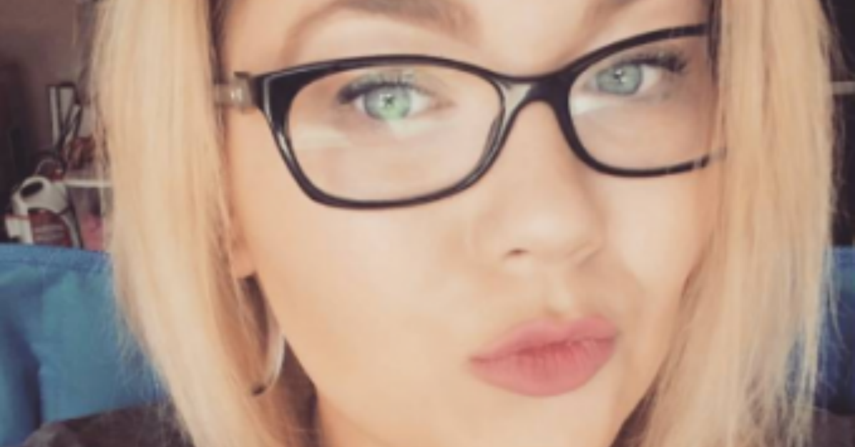 amber portwood with glasses on
